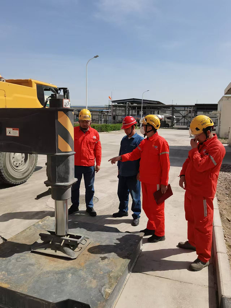 立博ladbrokes网站公司副总经理石强赴宁夏和宁维保项目部开展督导工作(图1) 立博ladbrokes网站公司副总经理石强赴宁夏和宁维保项目部开展督导工作(图1)